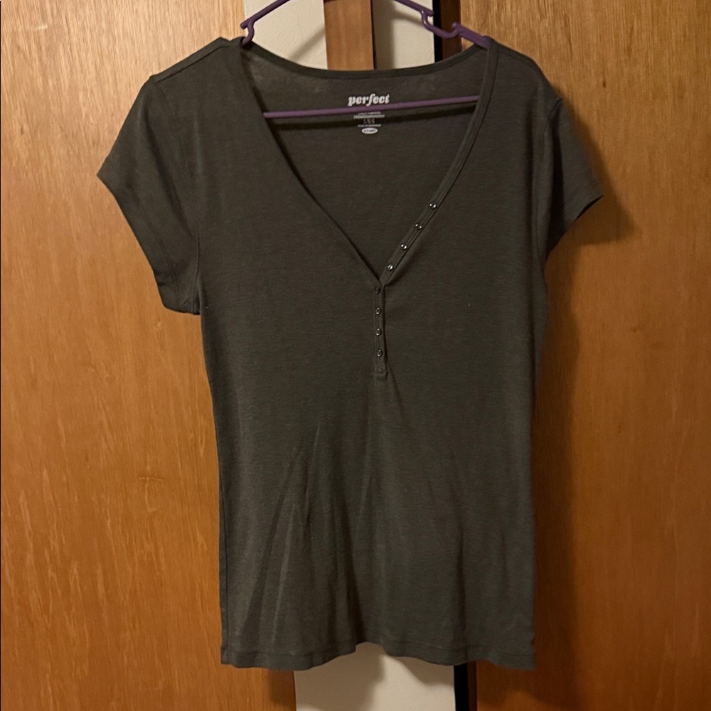 Old Navy Charcoal Short Sleeve V-Neck Tee